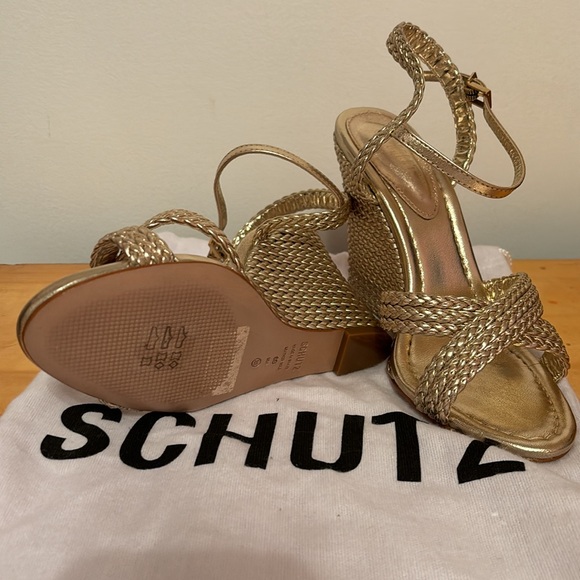 Schutz size 6 gold metallic wedges never worn - Picture 3 of 6